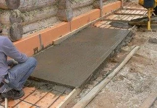 Монтаж отмостки вокруг дома в Москве