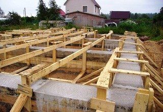 Строительство ленточного фундамента 10 на 12 под ключ