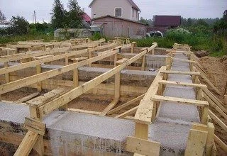 Строительство ленточного фундамента 12 на 12 под ключ