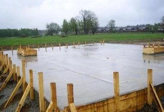 Строительство монолитного фундамента для одноэтажного дома под ключ