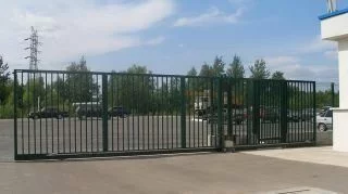 Промышленные откатные ворота консольного типа
